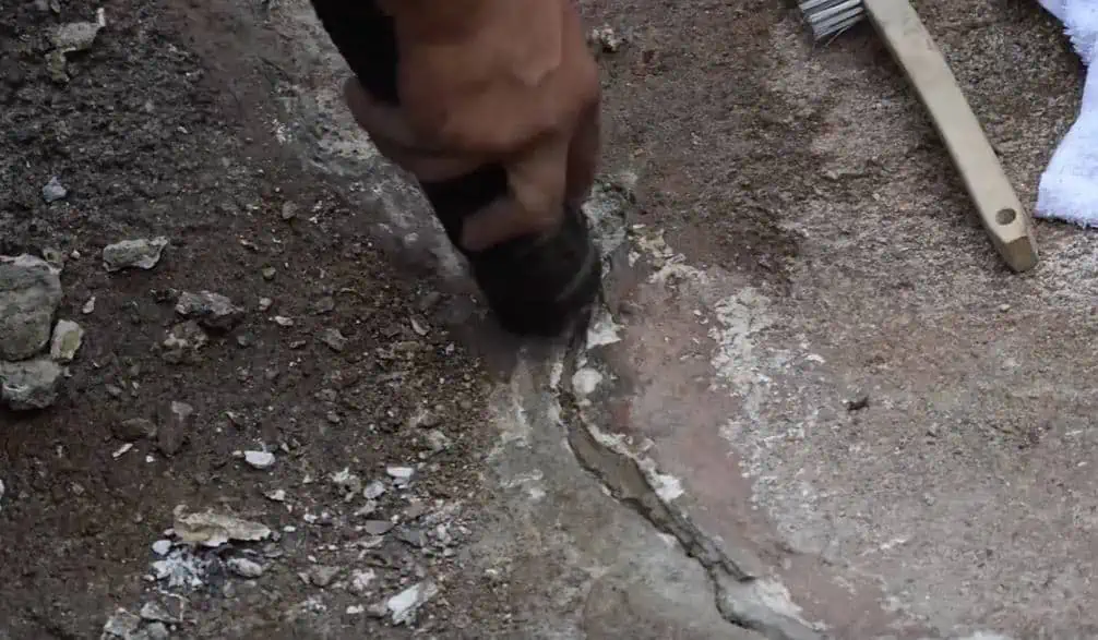 fountain and pond reseal crack drying | Lake Management Inc.